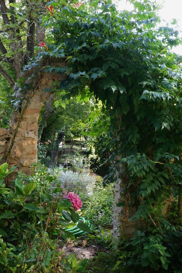 Le Moulin De La Planche Bed & Breakfast Cerelles Exterior foto