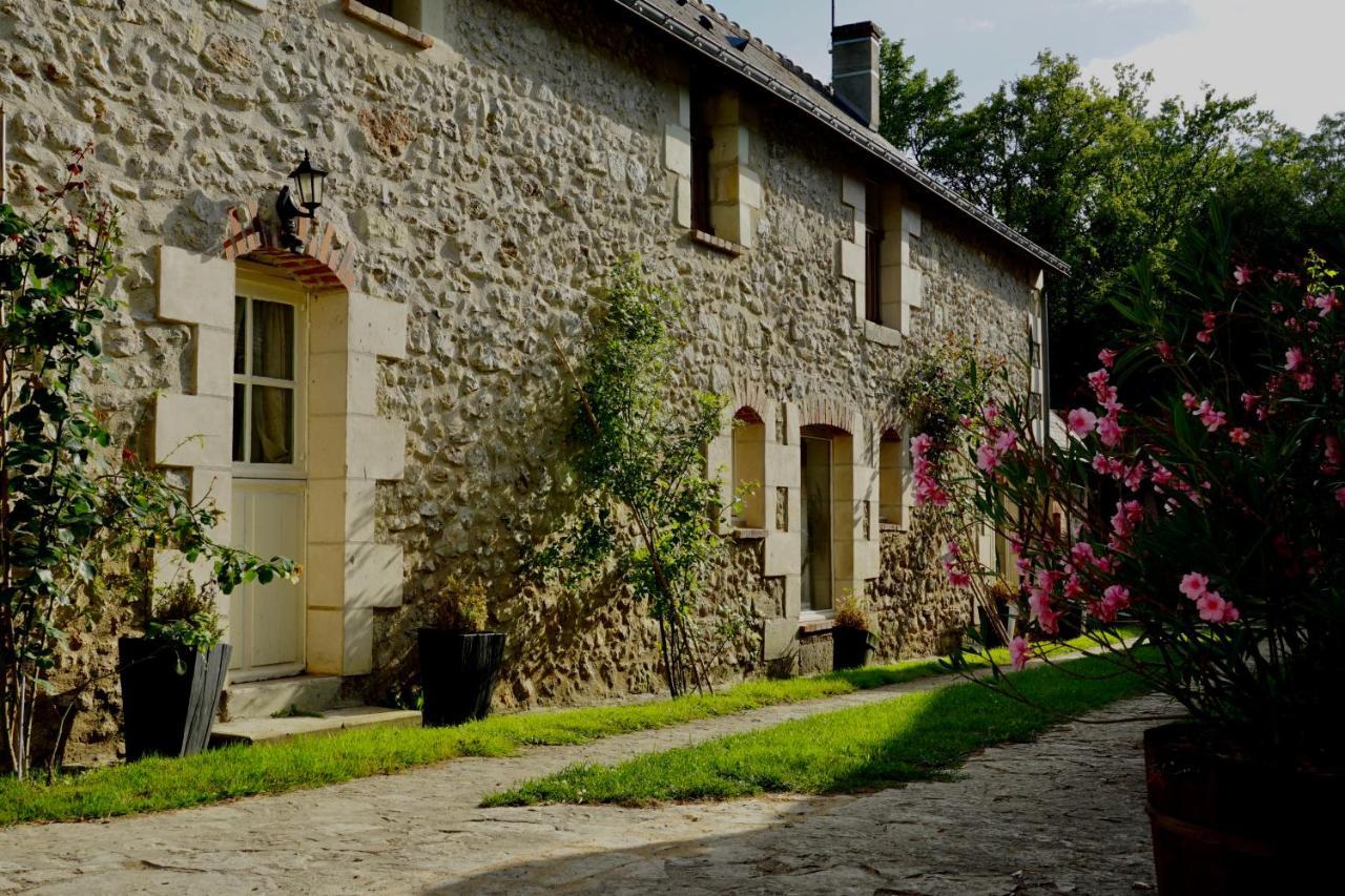 Le Moulin De La Planche Bed & Breakfast Cerelles Exterior foto